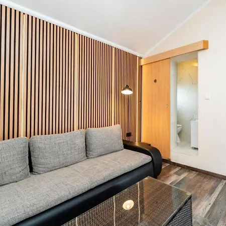Апартаменты Bra I Premium With Outdoor Pool And Sauna - One Bedroom With Balcony *