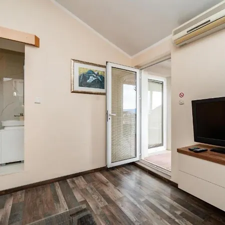 Bra I Premium With Outdoor Pool And Sauna - One Bedroom With Balcony Апартаменты Сукошан