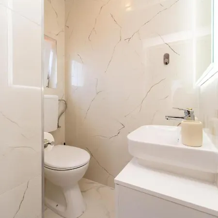شقة Bra I Premium With Outdoor Pool And Sauna - One Bedroom With Balcony
