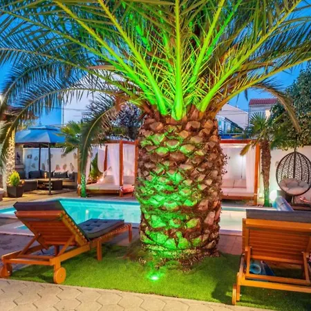 Bra I Premium With Outdoor Pool And Sauna - One Bedroom With Balcony * Сукошан