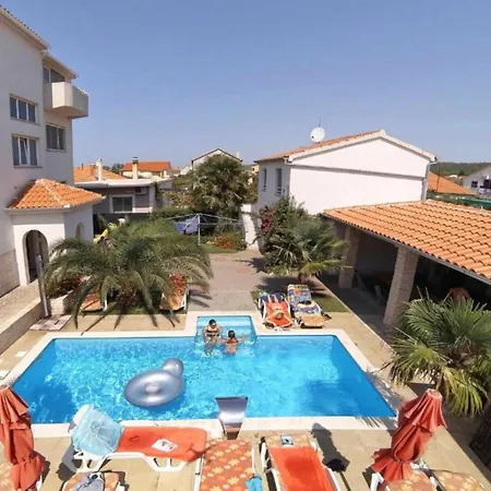 Апартаменты Bra I Premium With Outdoor Pool And Sauna - One Bedroom With Balcony Сукошан
