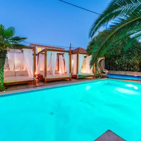 Bra I Premium With Outdoor Pool And Sauna - One Bedroom With Balcony Апартаменты