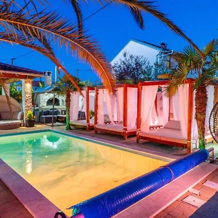 Bra I Premium With Outdoor Pool And Sauna - One Bedroom With Balcony Апартаменты *