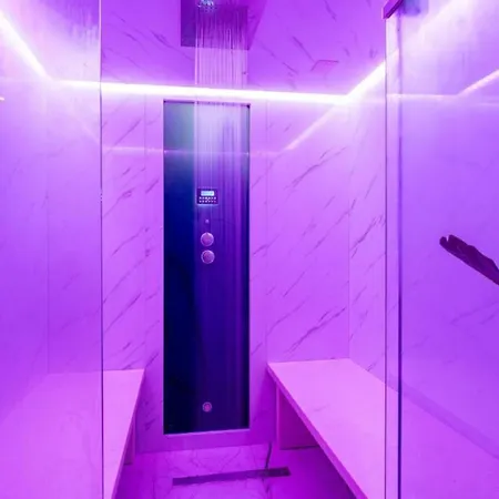 Bra I Premium With Outdoor Pool And Sauna - One Bedroom With Balcony