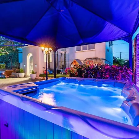 Bra I Premium With Outdoor Pool And Sauna - One Bedroom With Balcony Апартаменты *